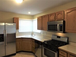 6467 Hilliard Dr in Canal Winchester, OH - Building Photo - Building Photo