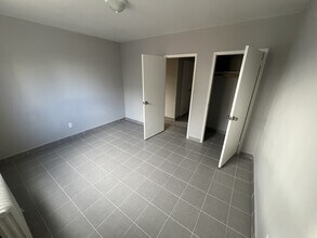 325 Melvin Ave in Hamilton, ON - Building Photo - Building Photo