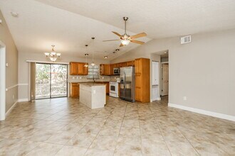 413 Wayland Rd SW in Palm Bay, FL - Building Photo - Building Photo