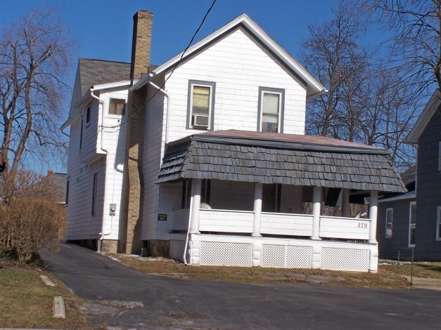 579 Broadway Ave in Bedford, OH - Building Photo - Building Photo