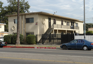 8100 Avalon Blvd in Los Angeles, CA - Building Photo - Building Photo