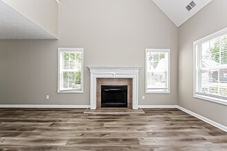 216 Rivergate Ct in Jonesboro, GA - Foto de edificio - Building Photo