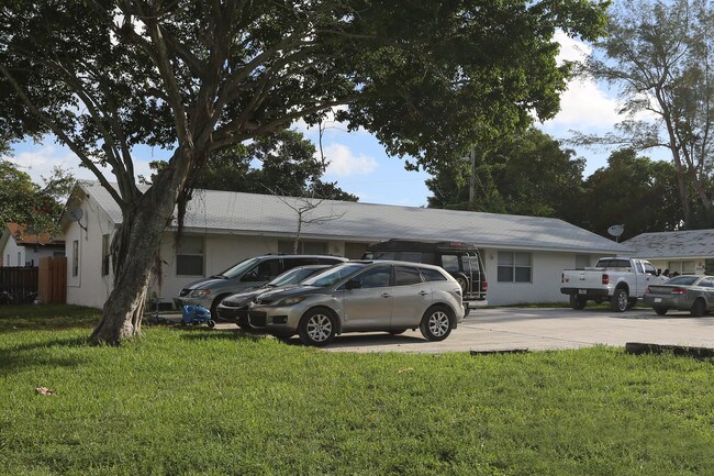 3953-3959 45th Ln S in Lake Worth, FL - Building Photo - Building Photo