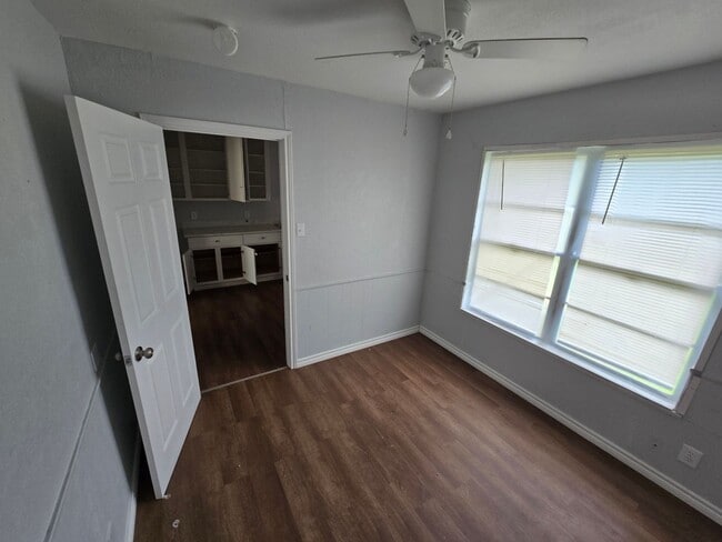 42 Mundt St in Denison, TX - Building Photo - Building Photo
