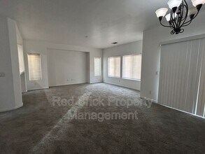 3577 Santiago Ave in Merced, CA - Building Photo - Building Photo