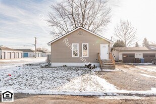 1804 Phillip St in Auburn, IN - Building Photo