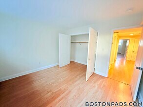 1130 Commonwealth Ave in Boston, MA - Foto de edificio - Building Photo