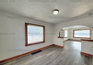 137 Hope Ave in Waterloo, IA - Building Photo - Building Photo