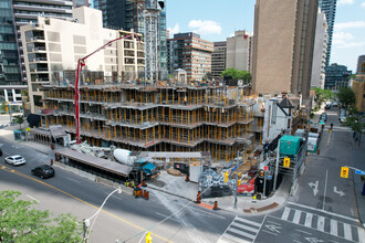 Bay + Scollard in Toronto, ON - Building Photo - Building Photo