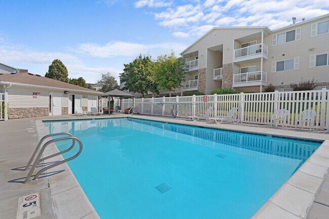 Clinton Towne Center Apartments