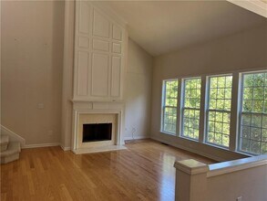 610 Cricklewood Dr in Suwanee, GA - Building Photo - Building Photo