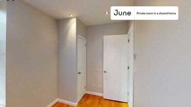 Room in Shared 3 bed/2 bath home in New York, NY - Building Photo - Building Photo