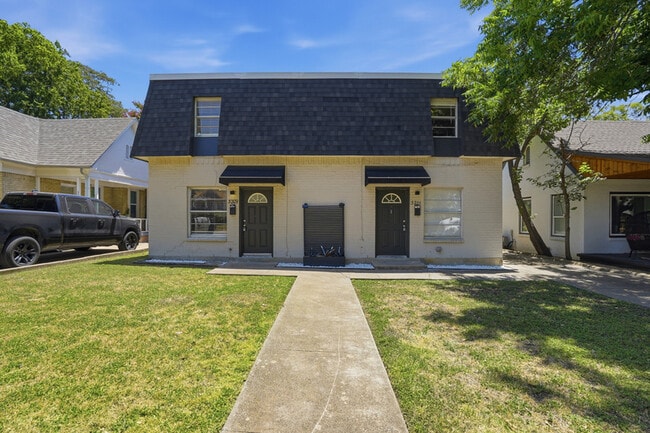 3211 Rogers Ave