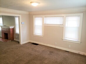 5524 Woodland Ave in Kansas City, MO - Building Photo - Building Photo