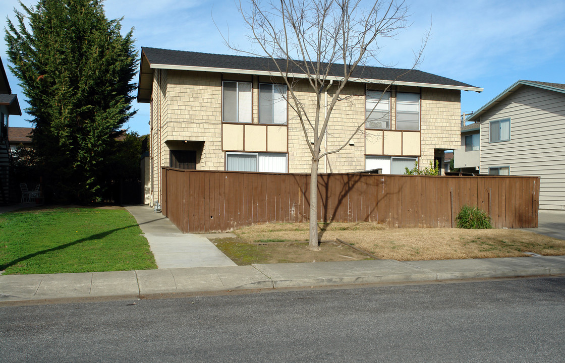 1231 W Washington Ave in Sunnyvale, CA - Building Photo