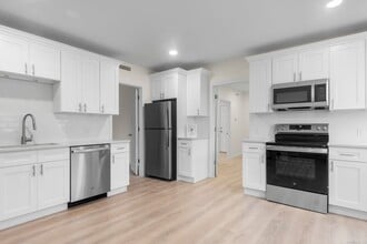 3 James St, Unit 2 in Meriden, CT - Building Photo - Building Photo