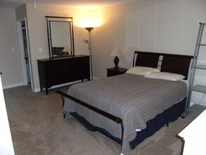 50 Pierce St, Unit Old Mill Unit 27 in Plainville, CT - Building Photo - Building Photo