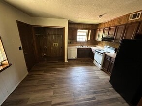 401 W 19th St in Russellville, AR - Building Photo - Building Photo