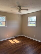 371 Highland Ave in Russell, KY - Building Photo - Building Photo