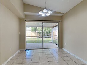 27437 Sugar Loaf Dr in Wesley Chapel, FL - Building Photo - Building Photo