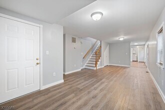 21 Personette St in Caldwell, NJ - Building Photo - Building Photo