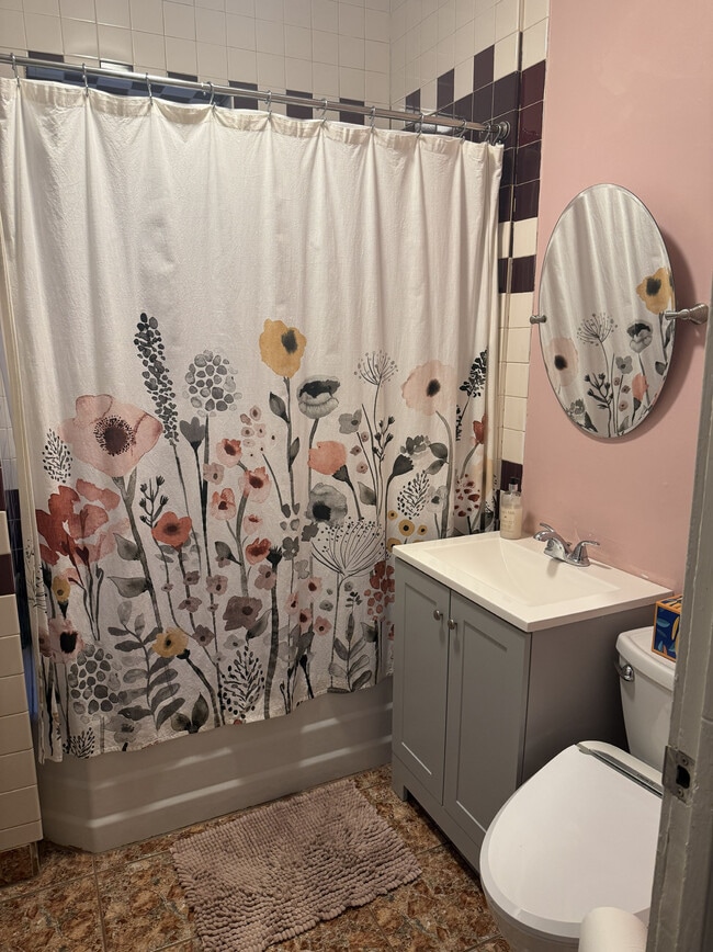 1614 W Wallen Ave, Unit 2nd Floor, Unit 2nd Floor