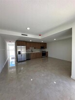14577 SW 261 St Ter in Princeton, FL - Building Photo