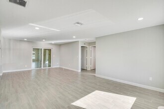 548 SW 5th St in Belle Glade, FL - Building Photo - Building Photo