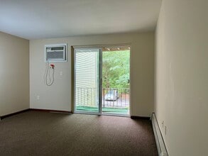 49 Parker Ave, Unit 14 in Dracut, MA - Building Photo - Building Photo