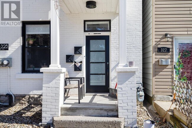 325 Hinchey Ave in Ottawa, ON - Building Photo - Building Photo