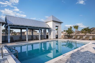 Sunset Village in Panama City, FL - Foto de edificio - Building Photo