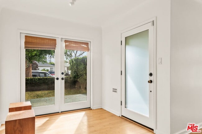 2008 Louella Ave in Los Angeles, CA - Building Photo - Building Photo