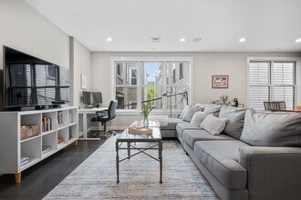 309 E St in Boston, MA - Building Photo - Building Photo