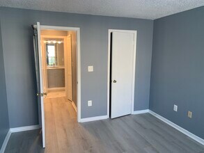 6908F Mary Caroline Cir in Alexandria, VA - Building Photo - Building Photo