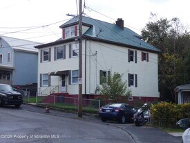 620 Sanderson Ave in Olyphant, PA - Building Photo
