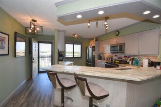 2238 N Cypress Bend Dr in Pompano Beach, FL - Building Photo - Building Photo