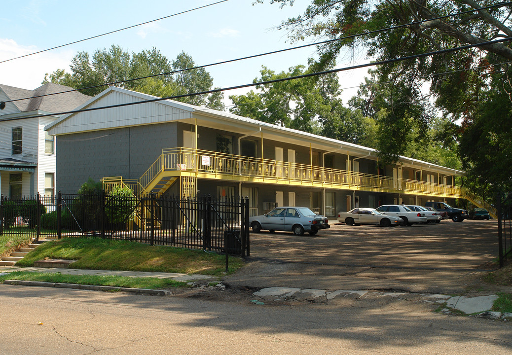 445 Hooker St in Jackson, MS - Building Photo