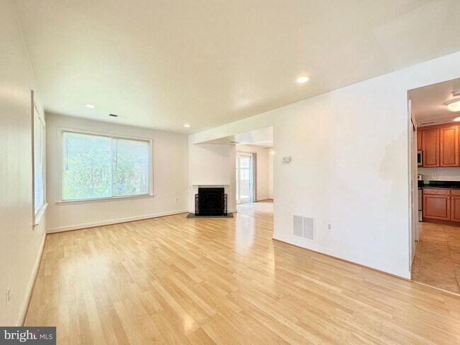 18722 Paprika Ct in Germantown, MD - Building Photo - Building Photo