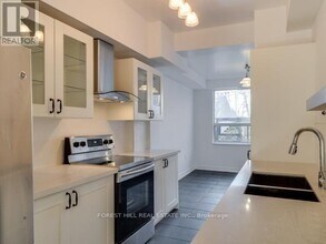 525 Shaw St in Toronto, ON - Building Photo - Building Photo