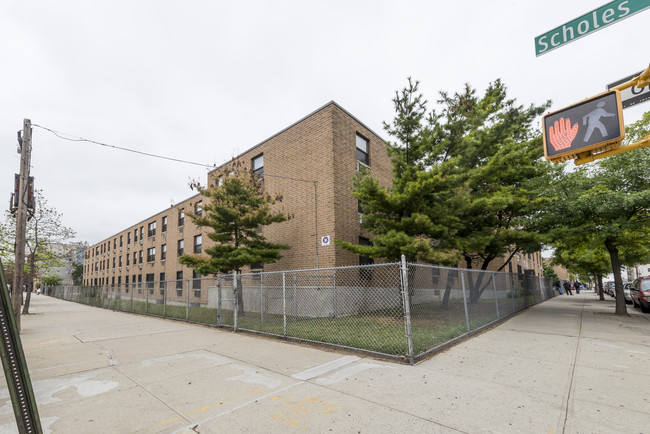 La Cabana Houses in Brooklyn, NY - Foto de edificio - Building Photo