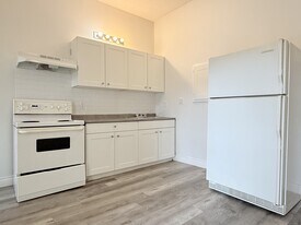 1188 Wyandotte St E in Windsor, ON - Building Photo
