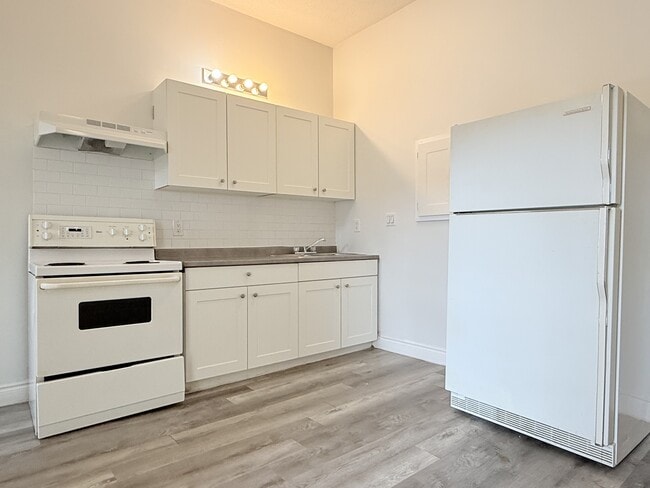 property at 1188 Wyandotte St E