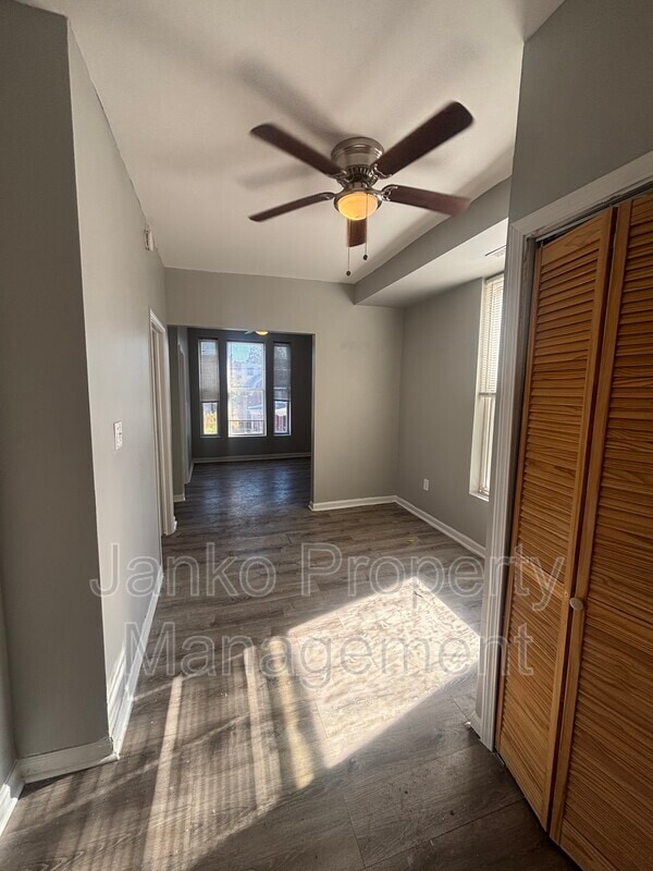 7134 S Cornell Ave in Chicago, IL - Building Photo - Building Photo