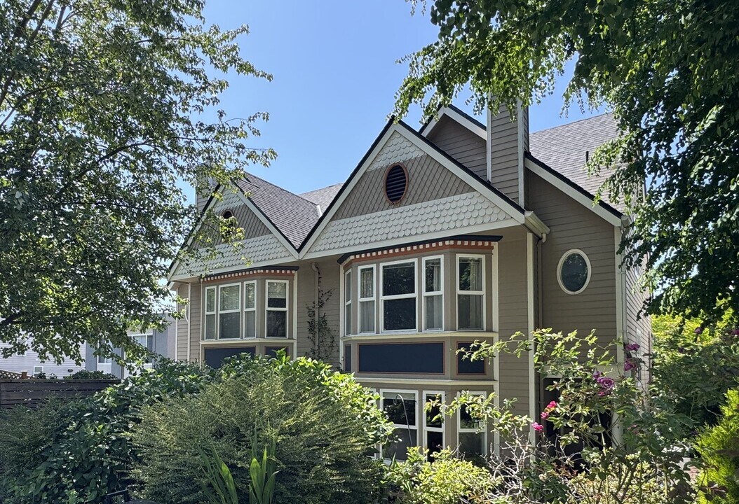 2837 Prosch Ave W in Seattle, WA - Building Photo