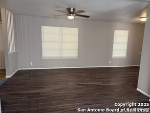 7822 Mountain Forest Dr in San Antonio, TX - Building Photo - Building Photo