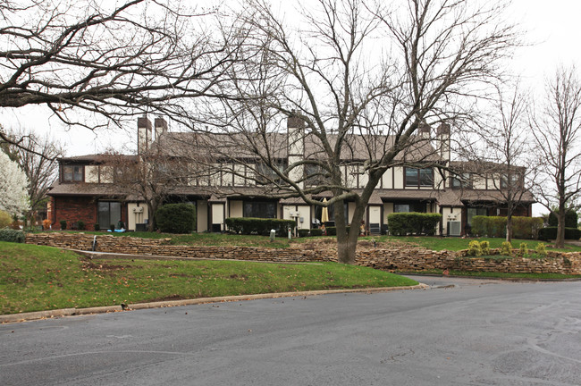 Indian Creek Woods in Overland Park, KS - Building Photo - Building Photo