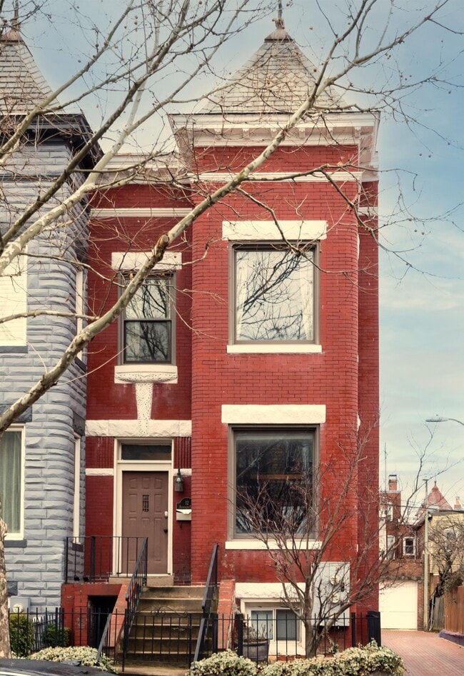 property at 12 Randolph Pl NW