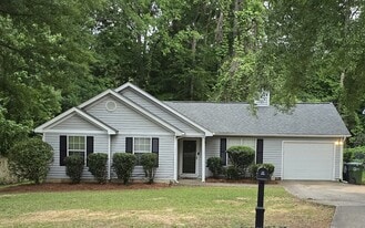 2016 Briar Trail Ct SW in Atlanta, GA - Building Photo