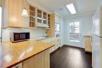 1917 Augusta Dr photo'