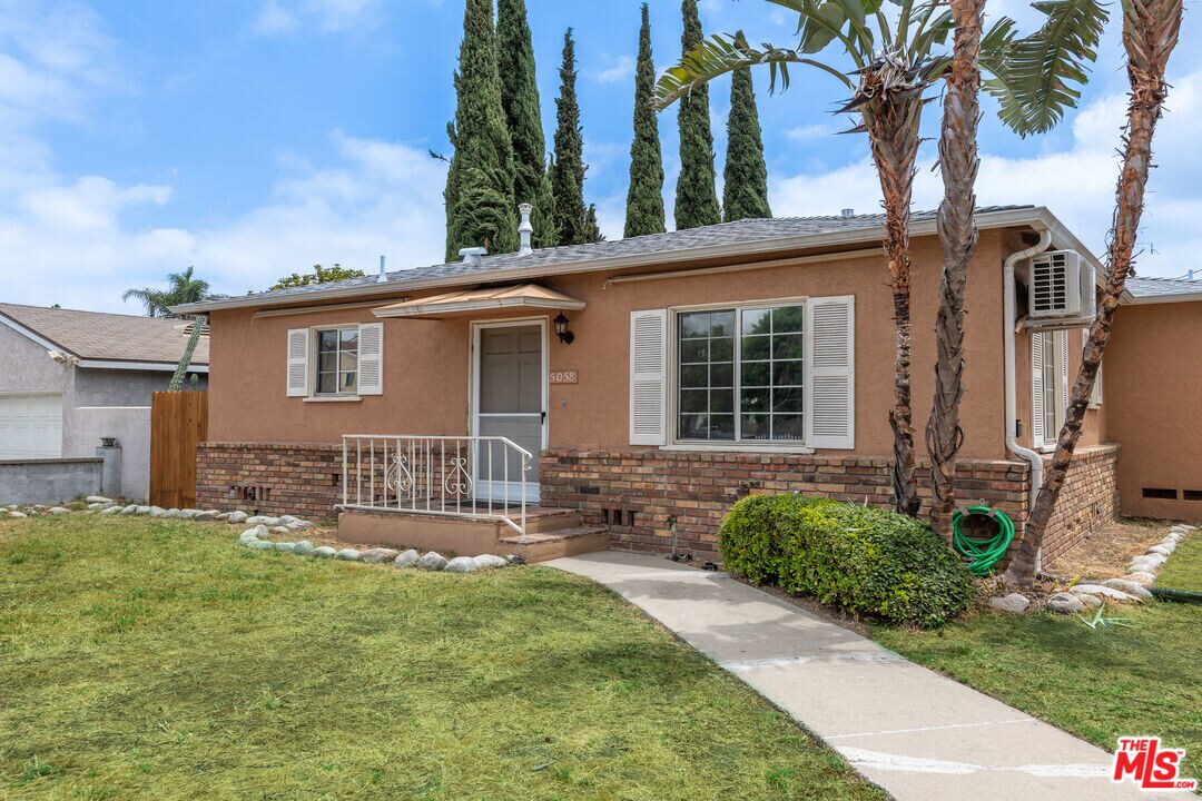 5058 Colfax Ave in Los Angeles, CA - Building Photo